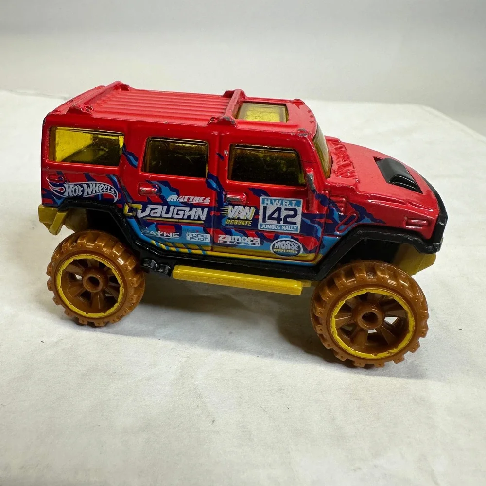Hot Wheels Red Hummer H2‎ Monster Truck Toy Car Gold Wheels Collectible
